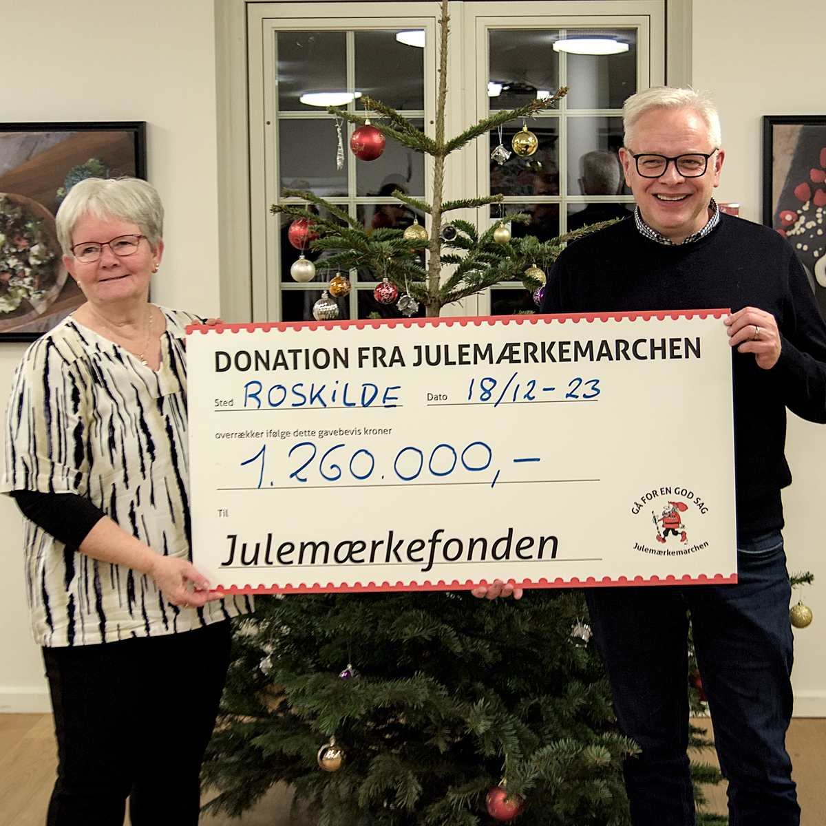 Direktør i Julemærkefonden, Søren Ravn Jensen, og formand for Julemærkemarchen, Birthe Juul